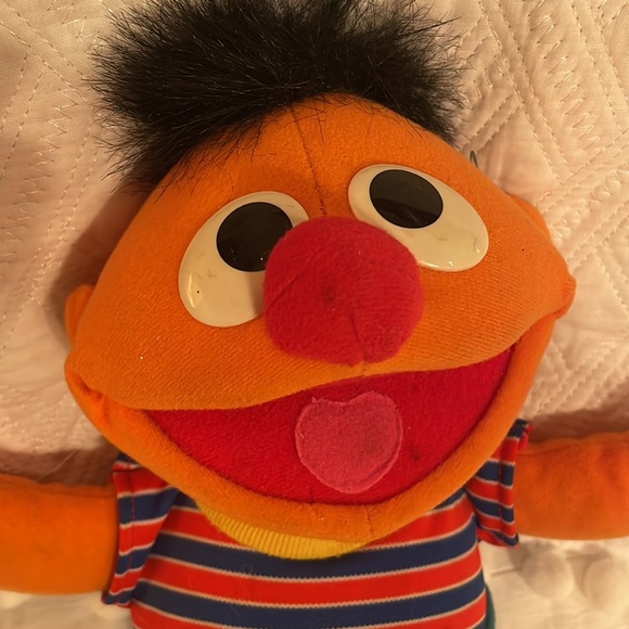 Vintage Ernie Sesame Street 1996 talking plush toy - Picture 2 of 6